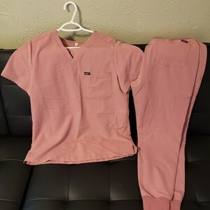CODE NXT scrubs Mauve Large Top Medium Petite Jogger Set